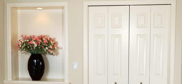 residential closet door repair in Alondra Park