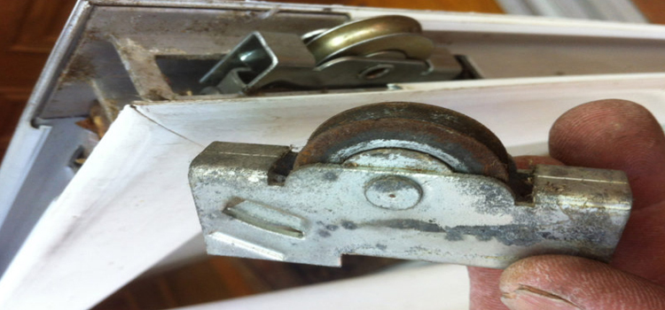 screen door roller repair in Alondra Park